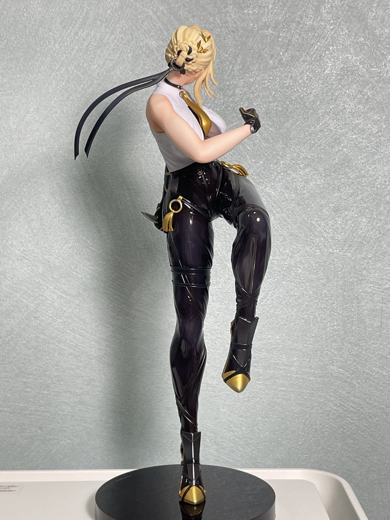 イヴリン・シュヴァリエ1/7スケールレジンキャストキット