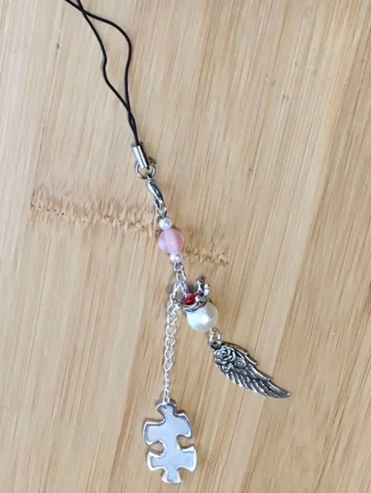 【Ib】「ミルククラウンドレス」&「ミルクパズル」モチーフストラップ