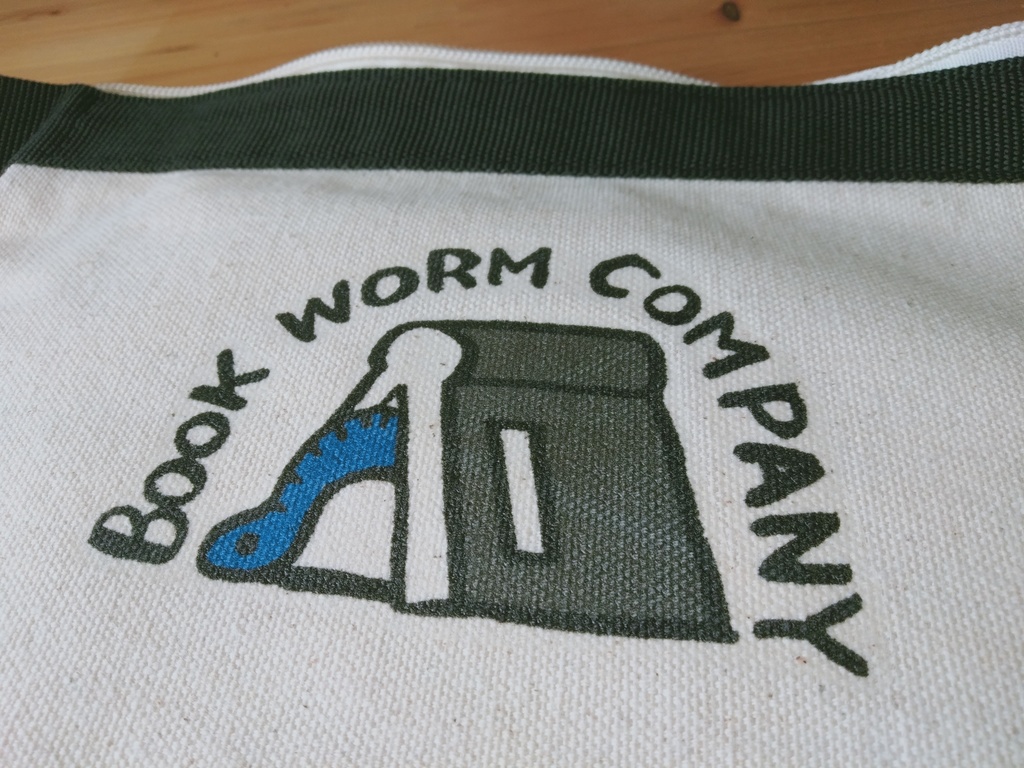 ストラップ付ポーチ