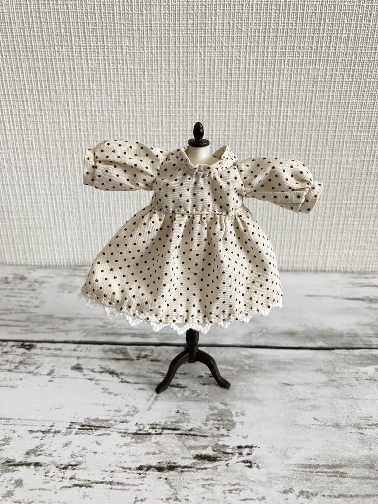 レトロドットラウンドネックワンピース