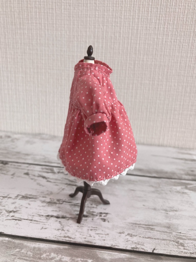 レトロドットラウンドネックワンピース