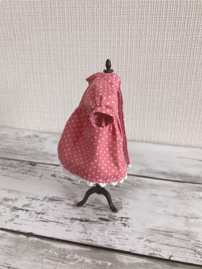 レトロドットラウンドネックワンピース