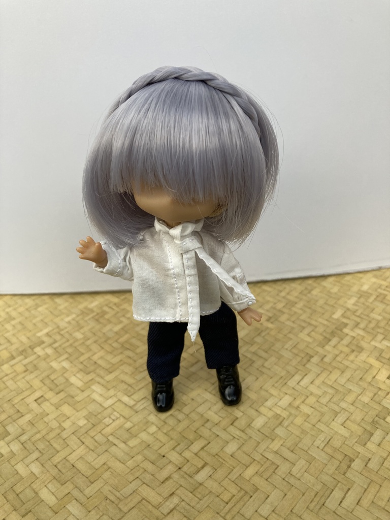 ボウタイブラウス