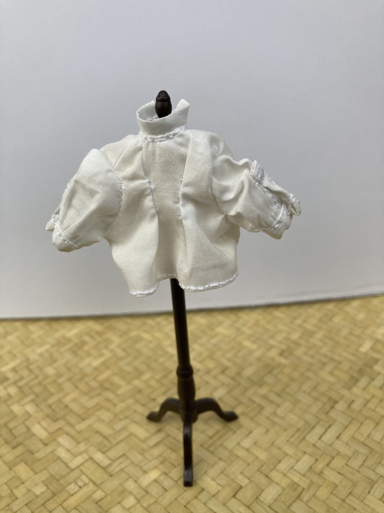 ボウタイブラウス