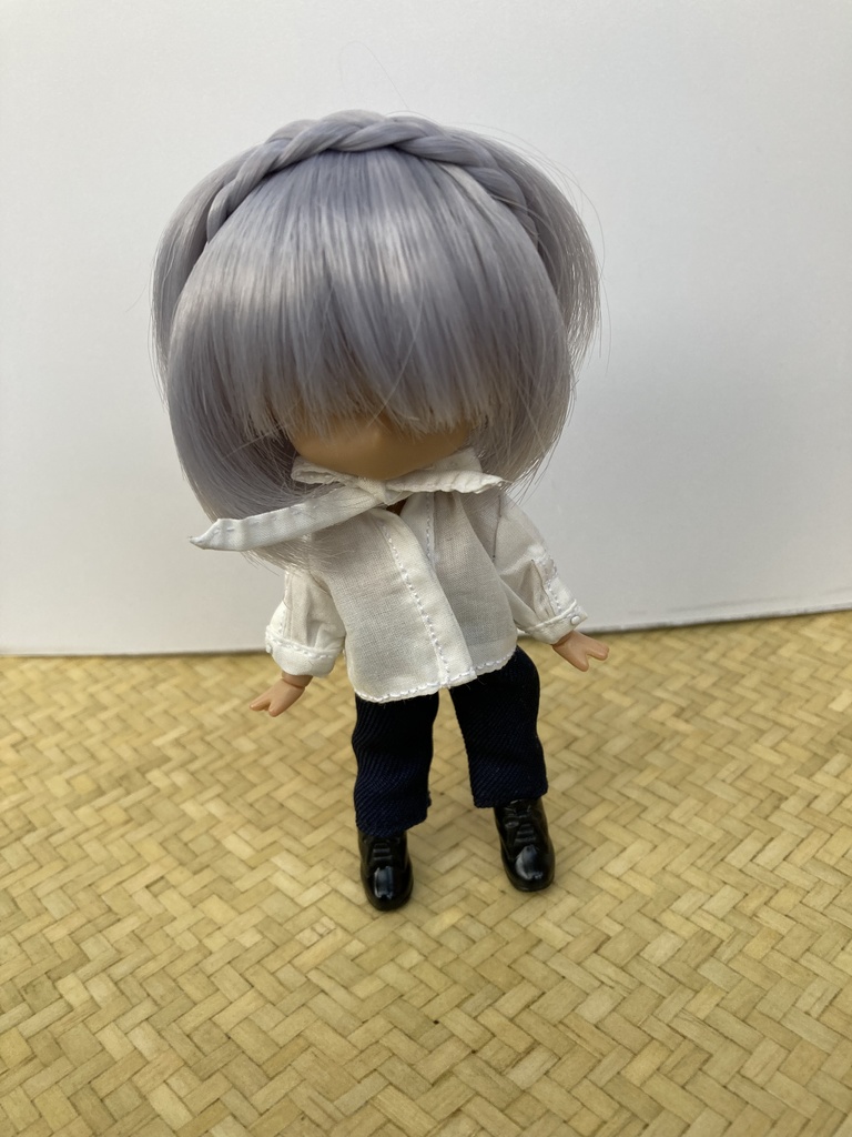 ボウタイブラウス