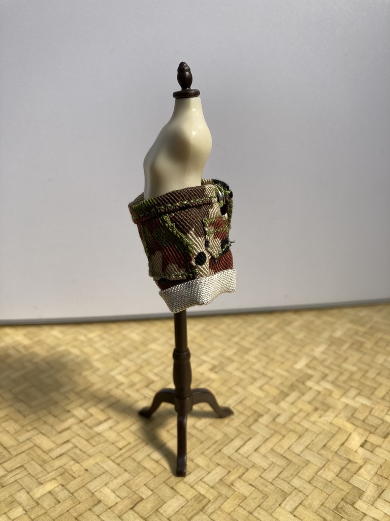 ロールアップショートパンツ