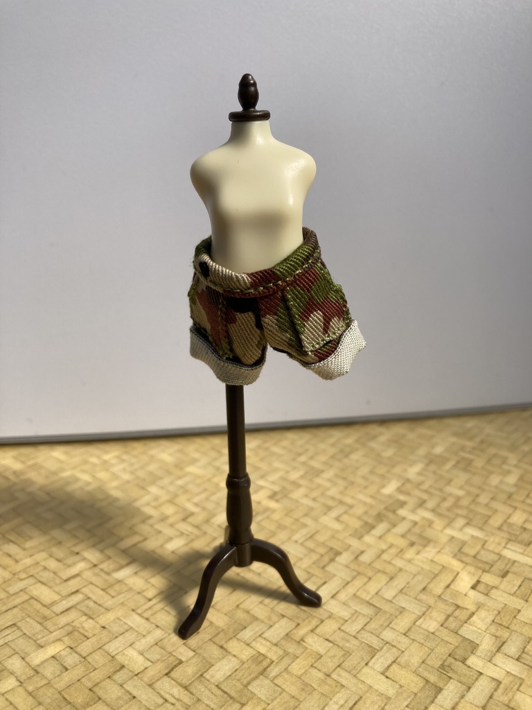ロールアップショートパンツ
