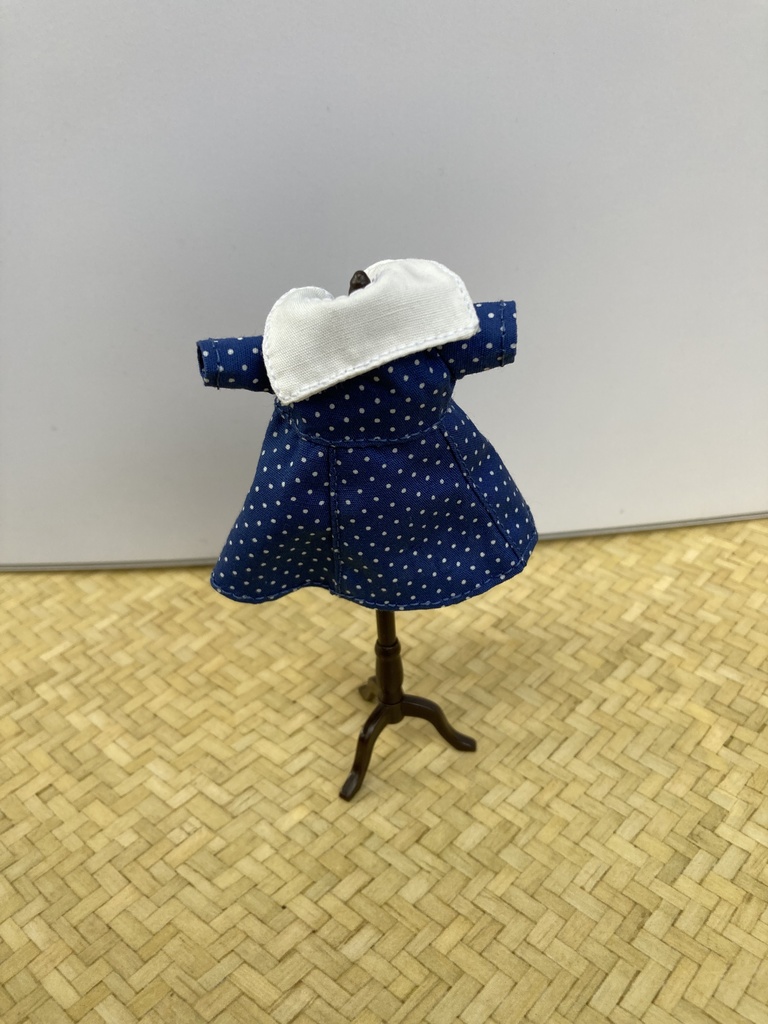 セーラーカラーワンピース