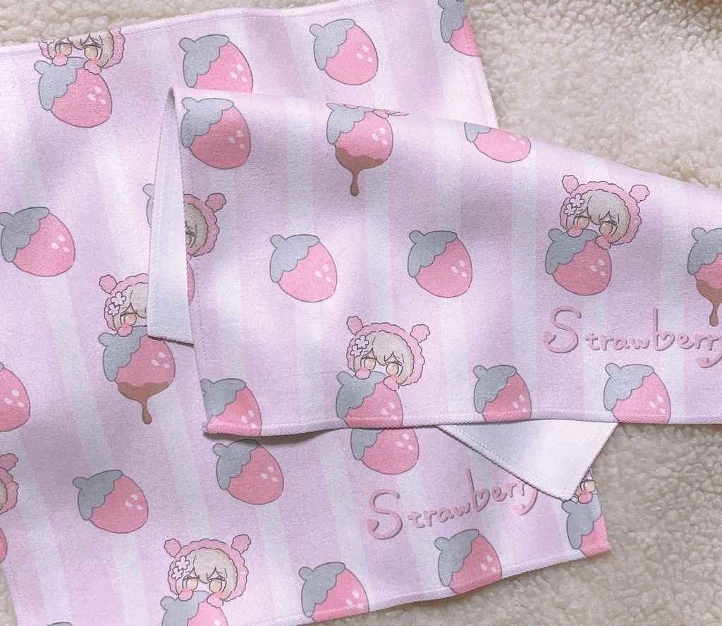 いちご蛍ちゃんハンカチ