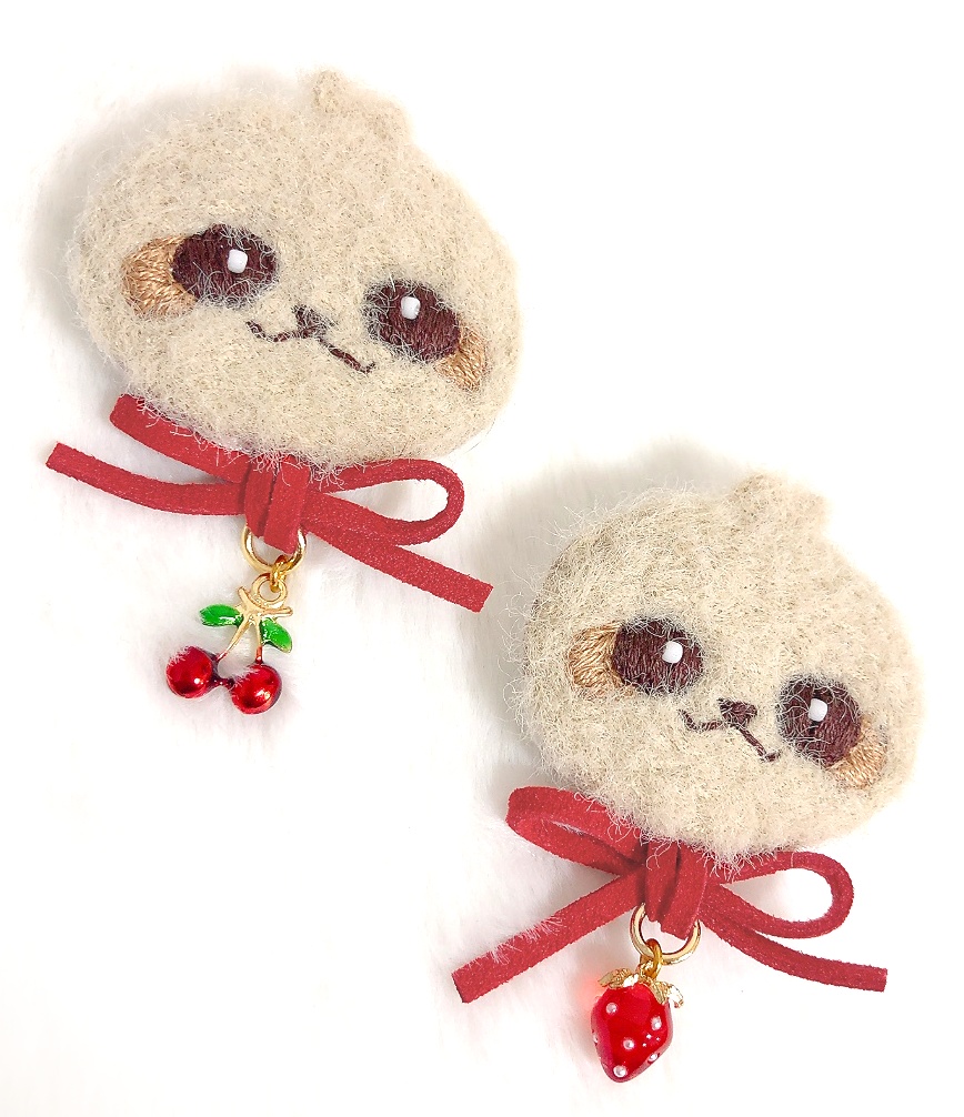 刺繍バッジ 赤リボン×チェリー