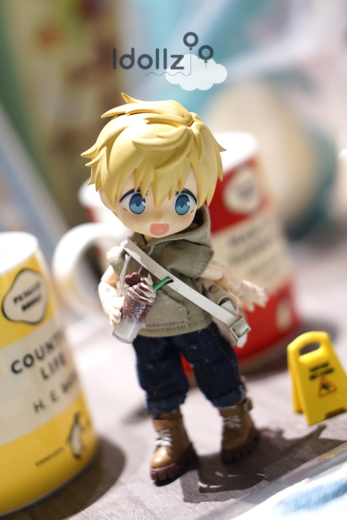 オビツ11 服 ノースリーブのフードコート