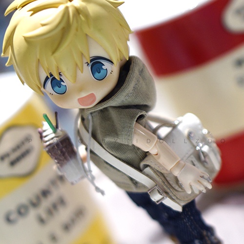 オビツ11 服 ノースリーブのフードコート