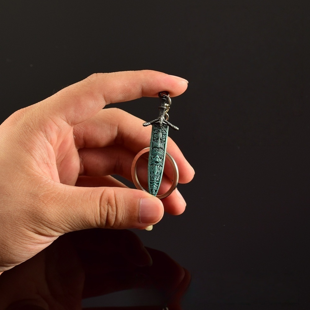 Nakorara マリケスの黒き剣 グレートソード 星砕きの大剣 ラズリの輝石剣 ミニチュア キーホルダー 6㎝ ダイキャスト製