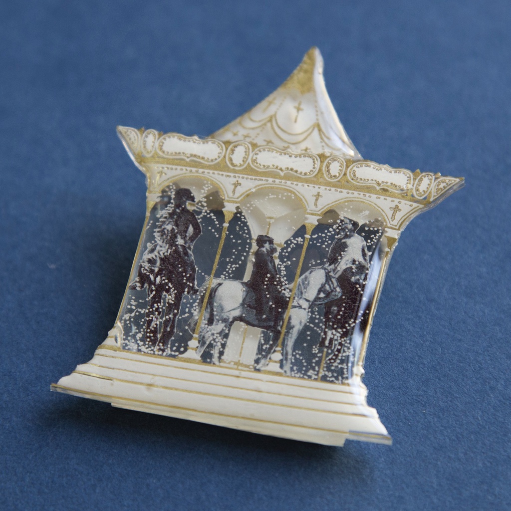 メリーゴーランド ブローチ