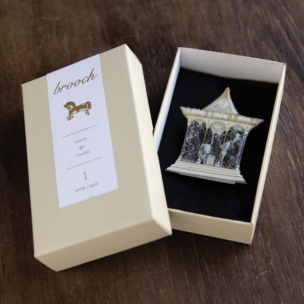 メリーゴーランド ブローチ