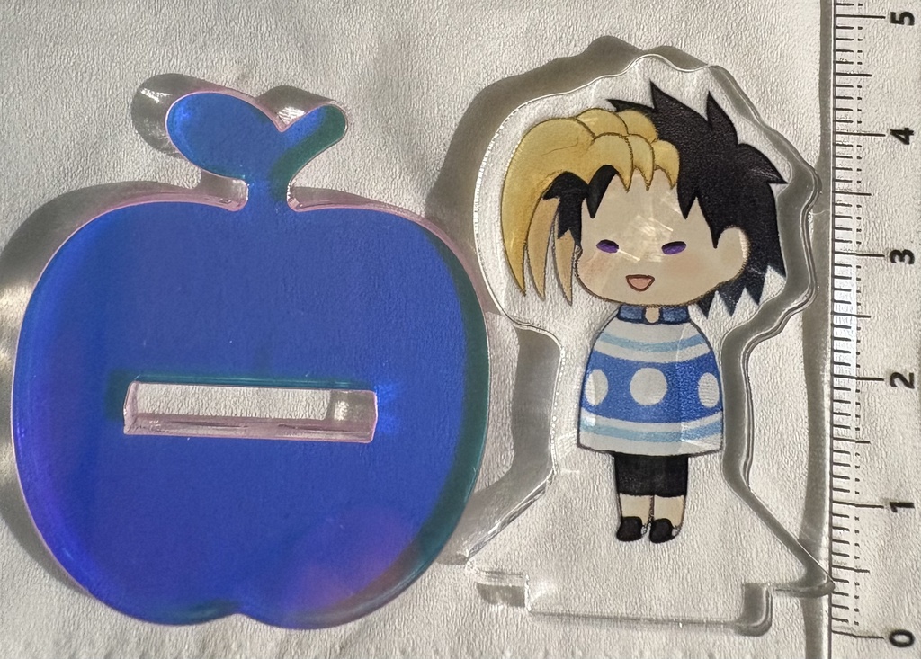 たべるアクスタ