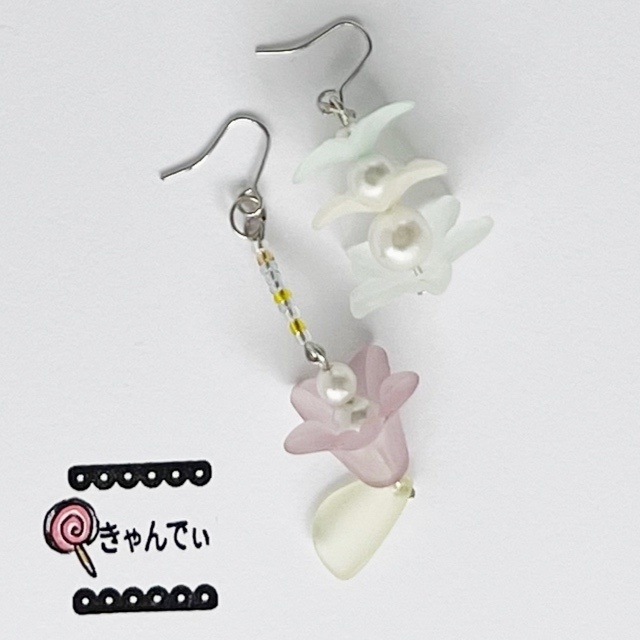 かわいい　フラワー　ピアス