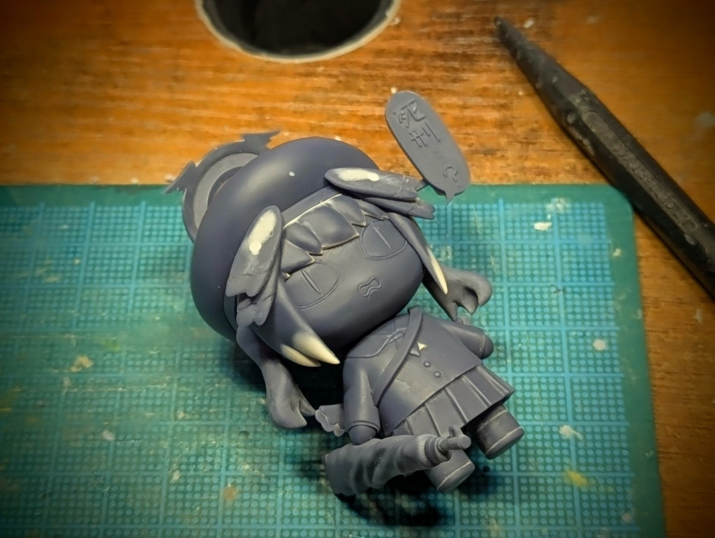 コ　ハ　ル　（セリフ、台座付き）レジンキャスト製