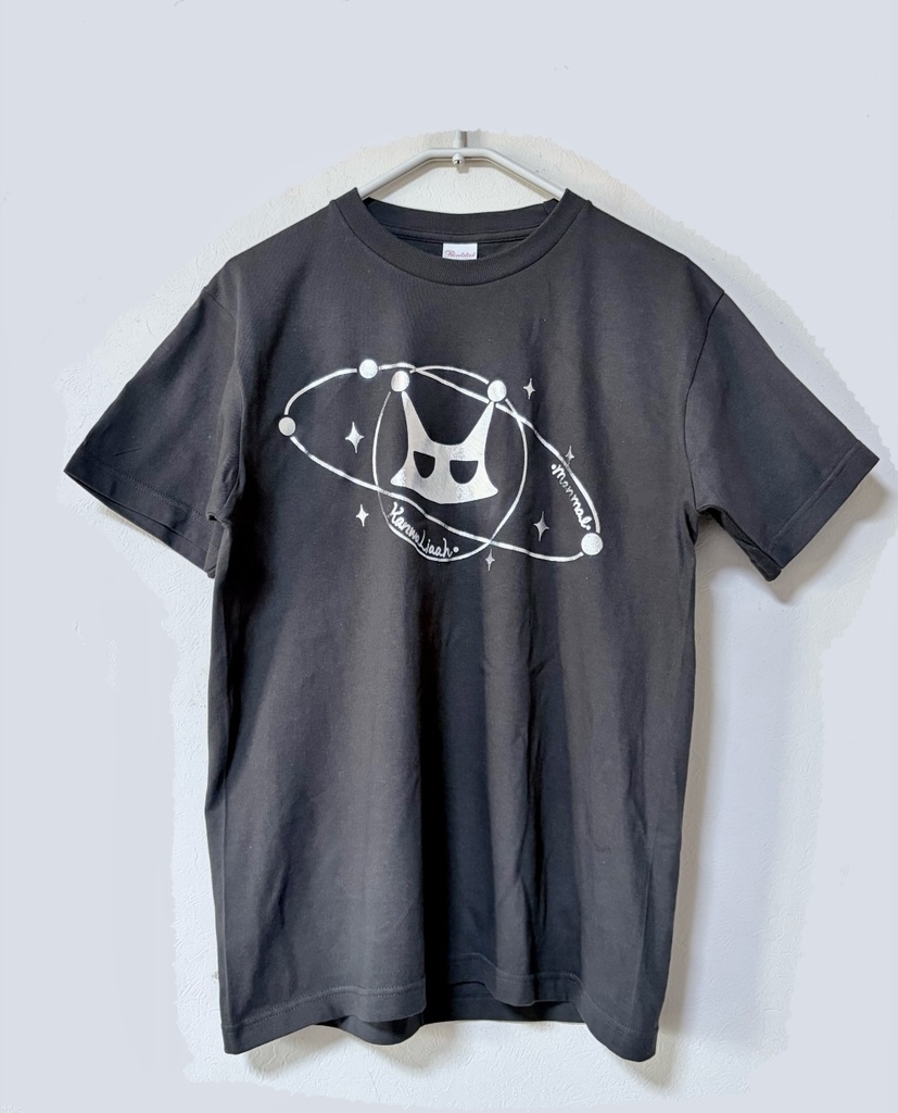 シルバー箔入りデザインTシャツ🔴