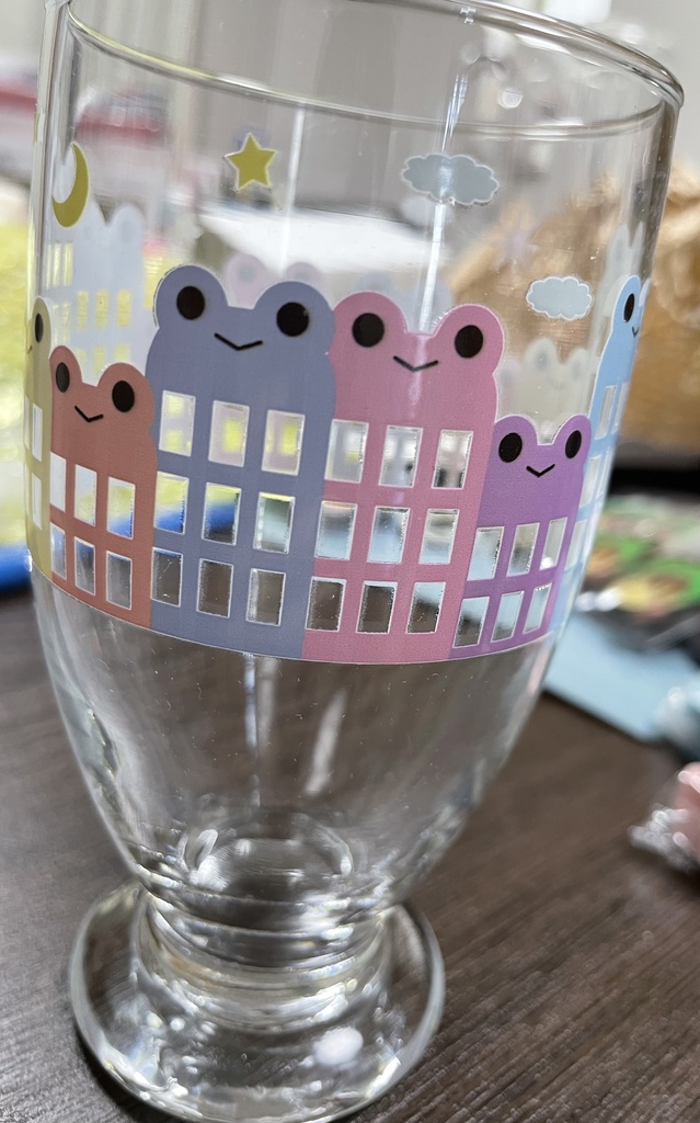 カエルビルディンググラス