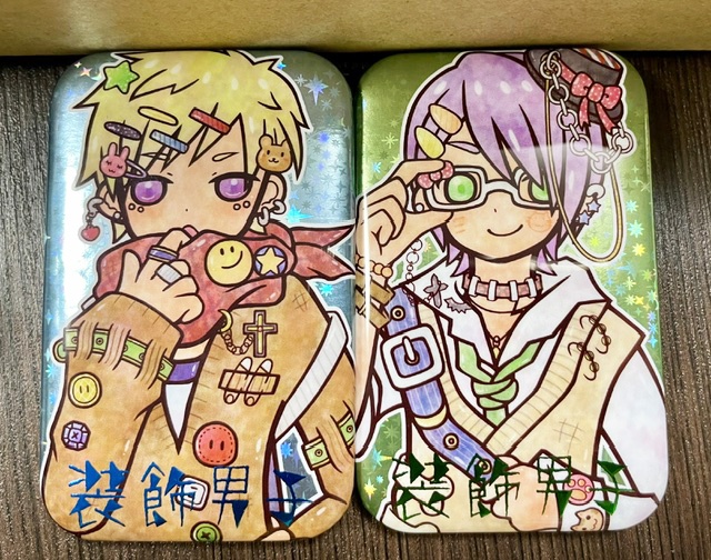 【装飾男子】でか四角缶バッチ
