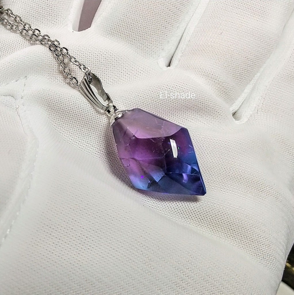 【推し色鉱石レジン・選択型オーダー】チェーンネックレス・本革紐ペンダント【鹿革】・バッグチャーム【メイクォーツ】