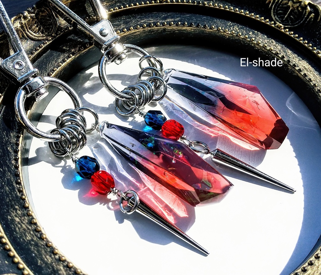 【推し色鉱石レジン・選択型オーダー】チェーンネックレス・本革紐ペンダント【鹿革】・バッグチャーム【メイクォーツ】