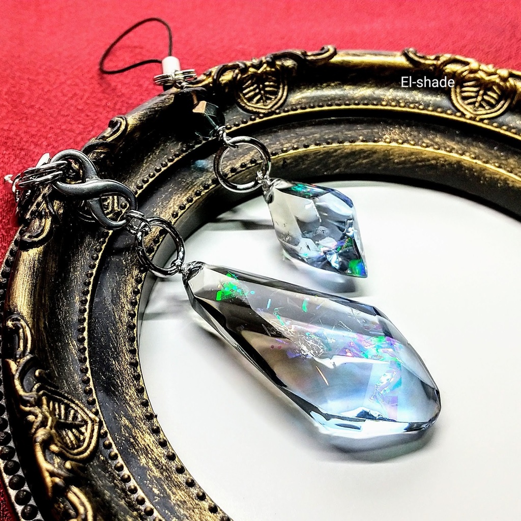 【推し色鉱石レジン・選択型オーダー】チェーンネックレス・本革紐ペンダント【鹿革】・バッグチャーム【メイクォーツ】