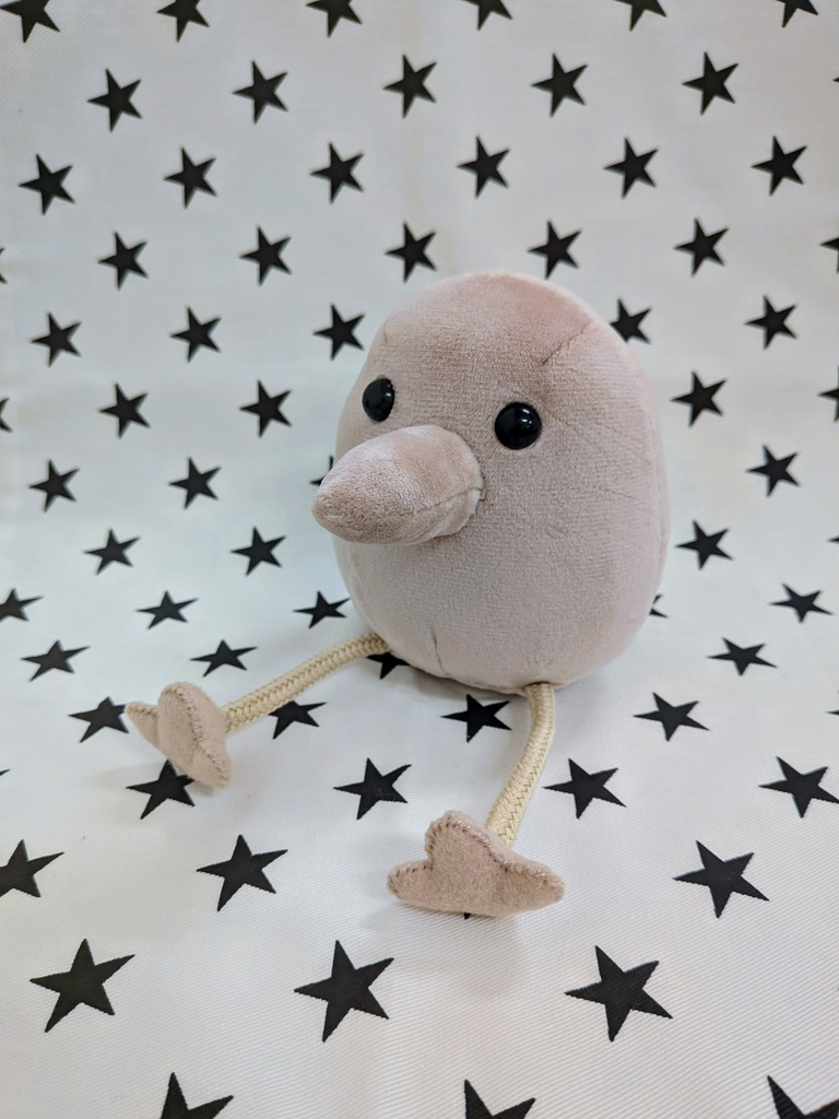 キャラメル色なキーウィのぬいぐるみ