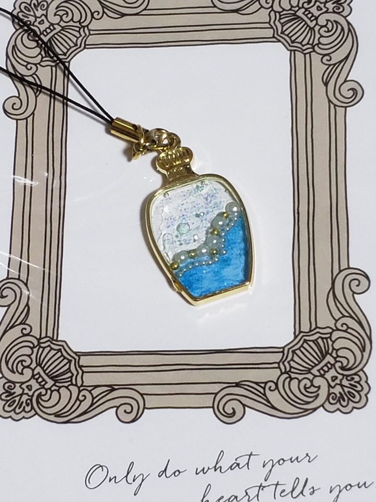 水の香水キーホルダー