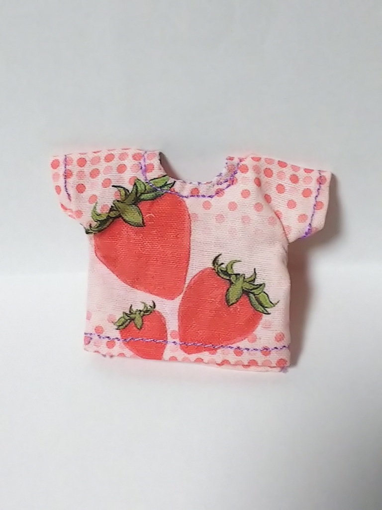 いちごのTシャツ