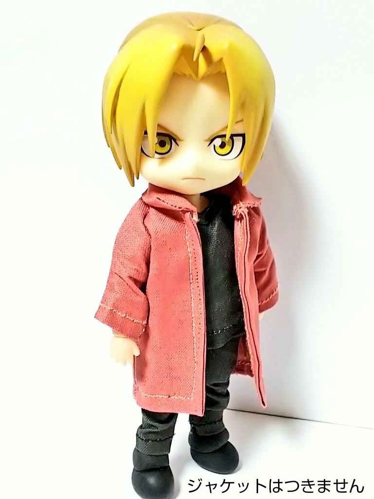 無地のシャツとパンツ