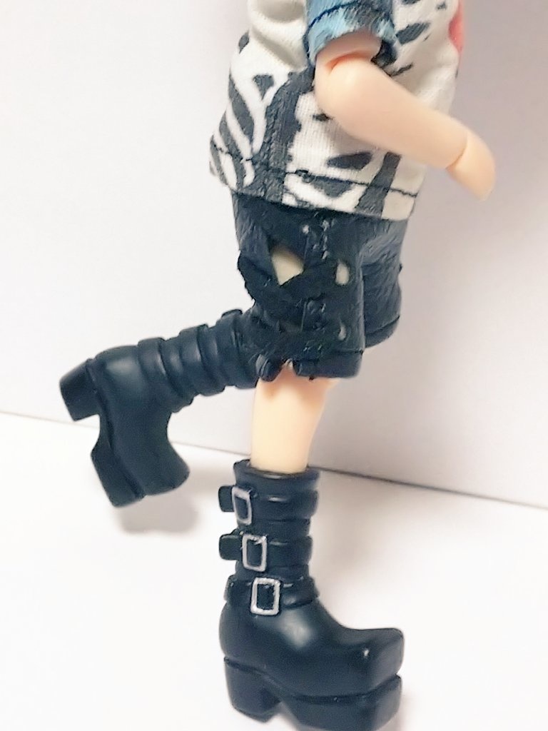 レザーショートパンツ2