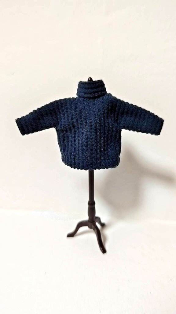 ハイネックニット