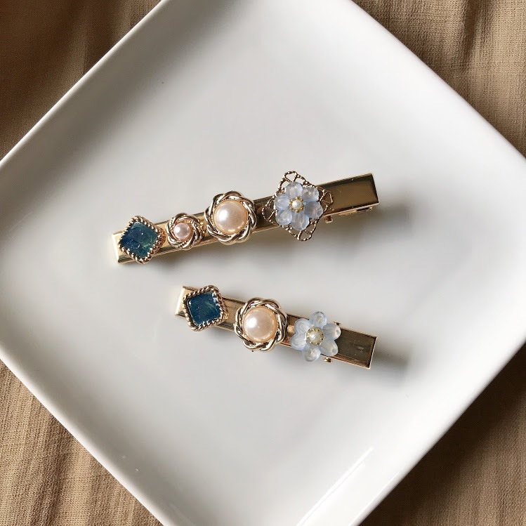 空色の花の髪飾り