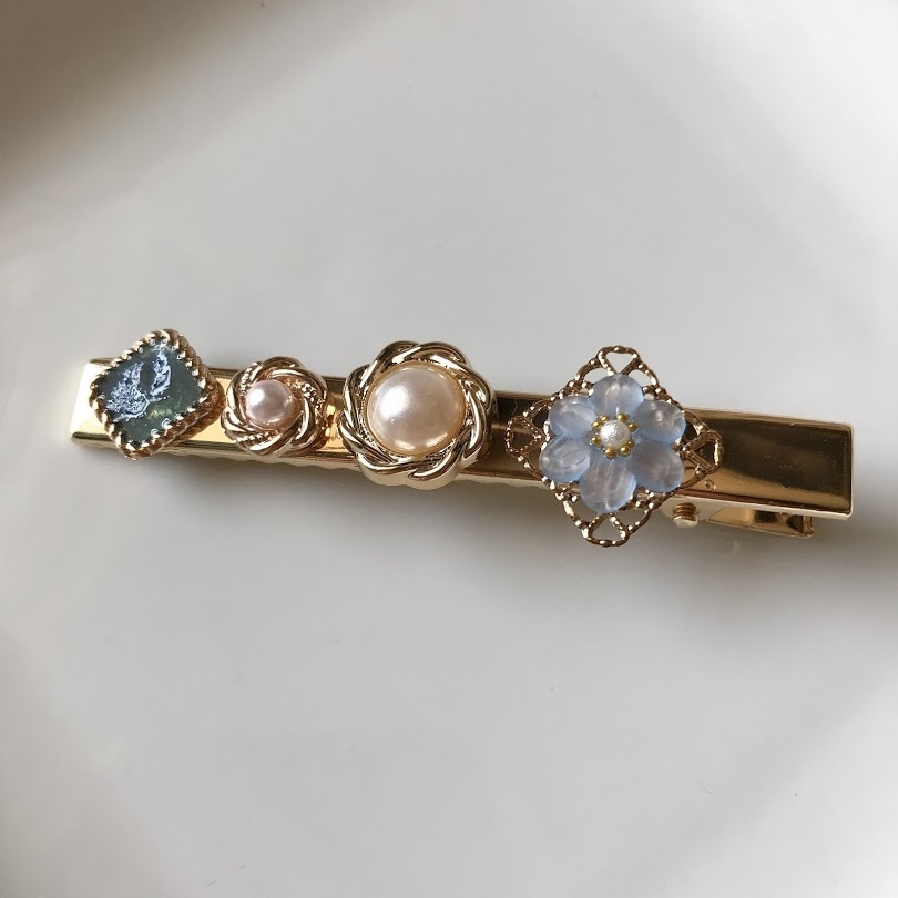 空色の花の髪飾り