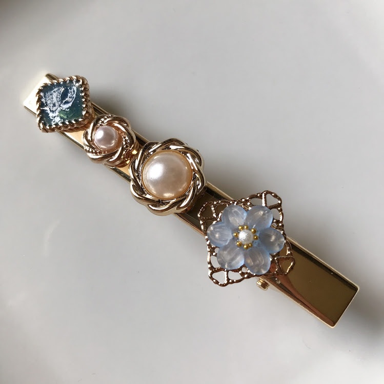 空色の花の髪飾り