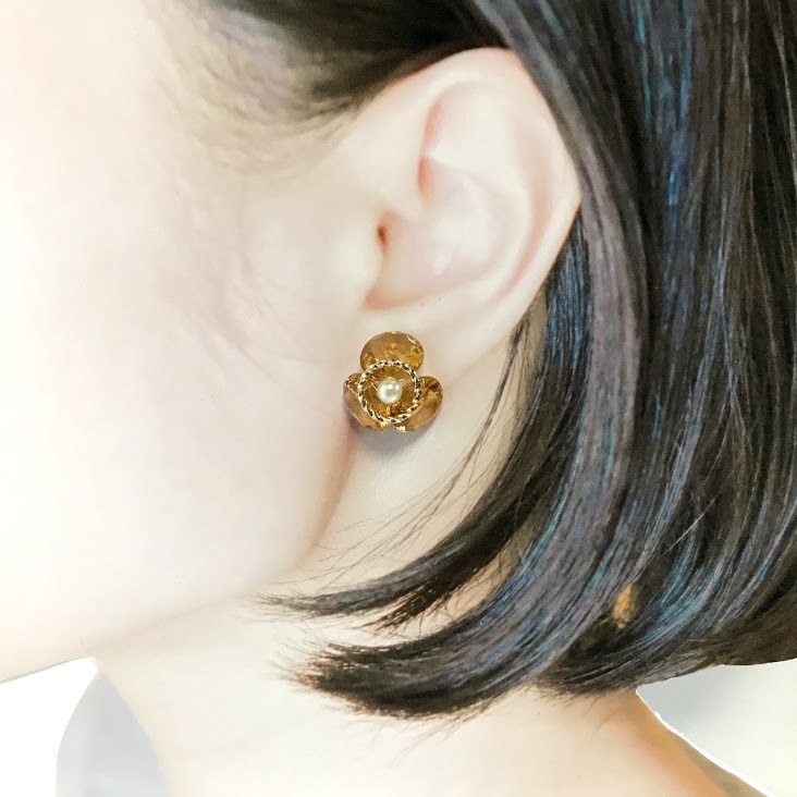 キラキラ小花のピアス