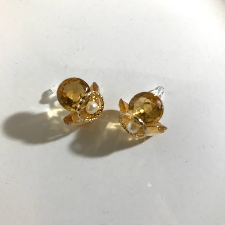 キラキラ小花のピアス