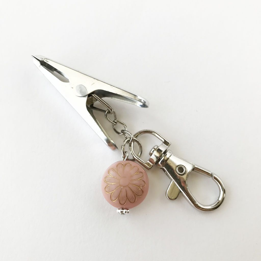 花柄ビーズのバックキークリップ(ピンク)