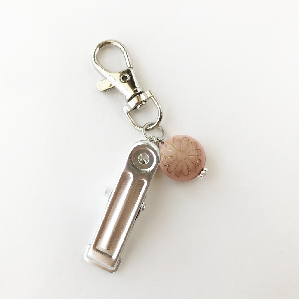 花柄ビーズのバックキークリップ(ピンク)