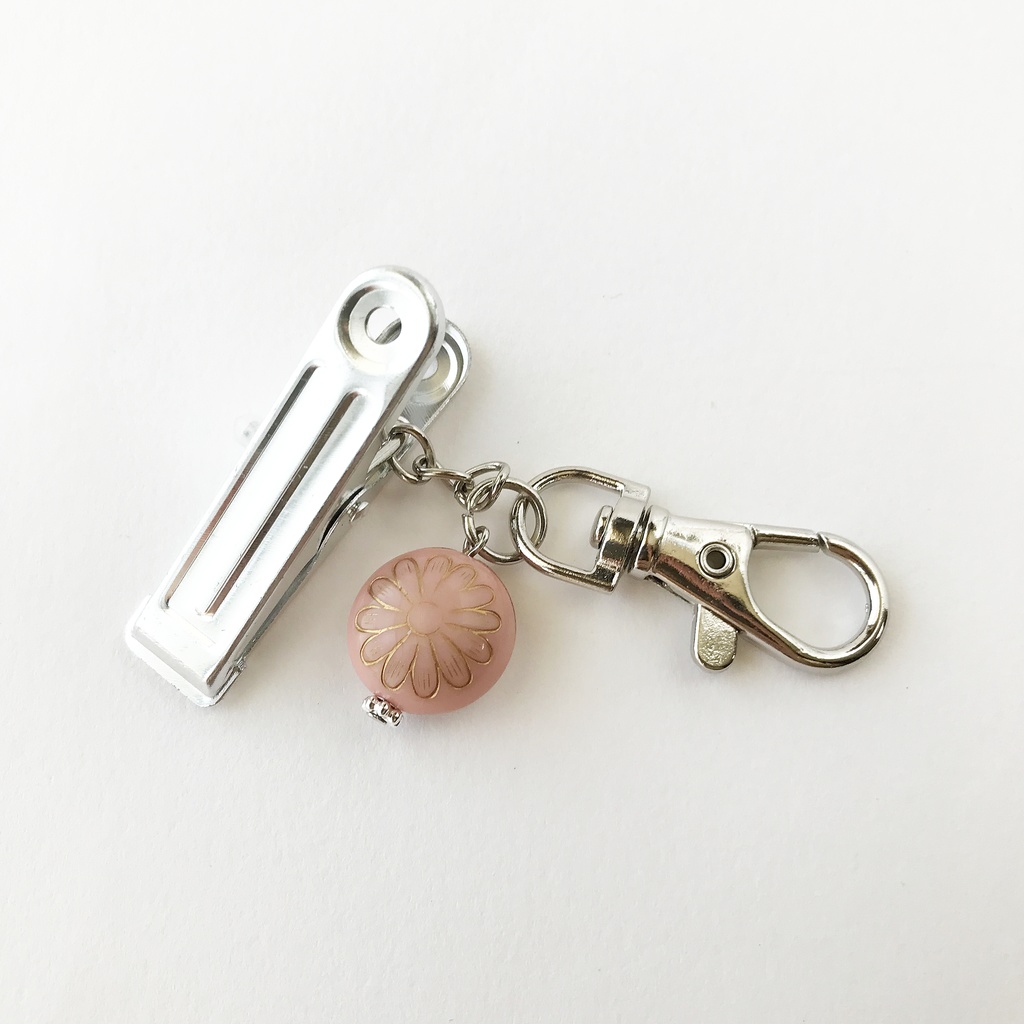 花柄ビーズのバックキークリップ(ピンク)