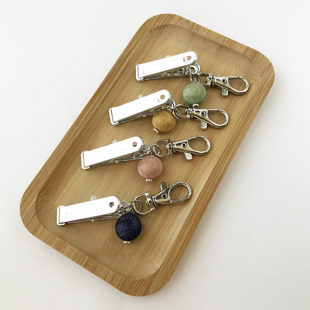 花柄ビーズのバックキークリップ(ピンク)