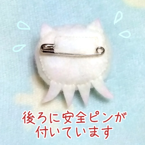 ねこむしちゃん まんまるブローチ