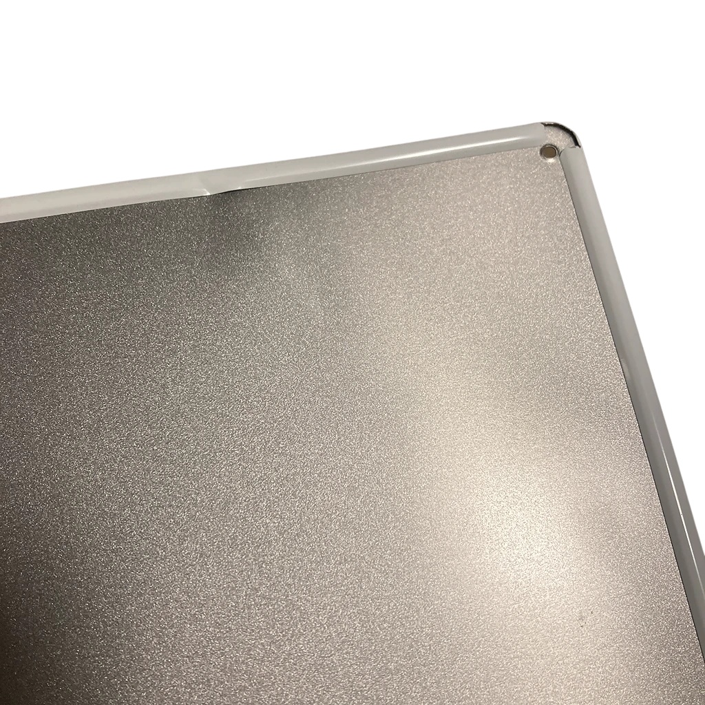 A4ぐらいの金属板、飾れる