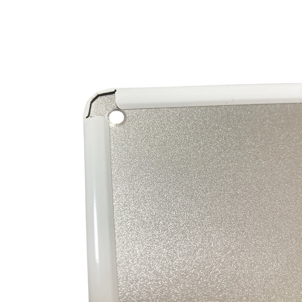 A4ぐらいの金属板、飾れる