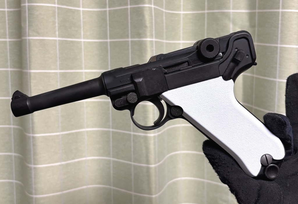 アコの固有武器:ホットショット風グリップパネル(タナカ ルガーp08 4/8インチ用)