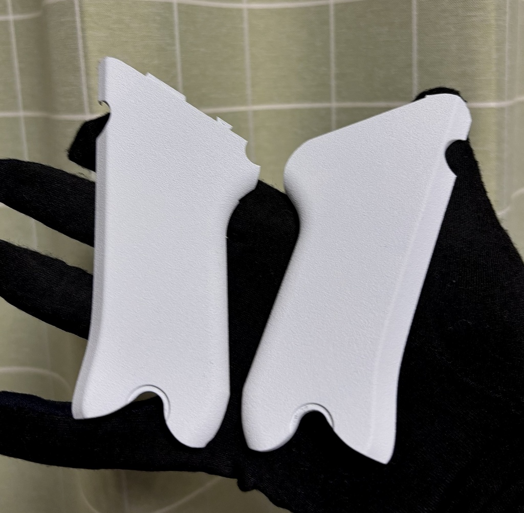 アコの固有武器:ホットショット風グリップパネル(タナカ ルガーp08 4/8インチ用)