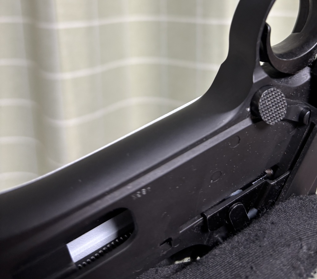 アコの固有武器:ホットショット風グリップパネル(タナカ ルガーp08 4/8インチ用)