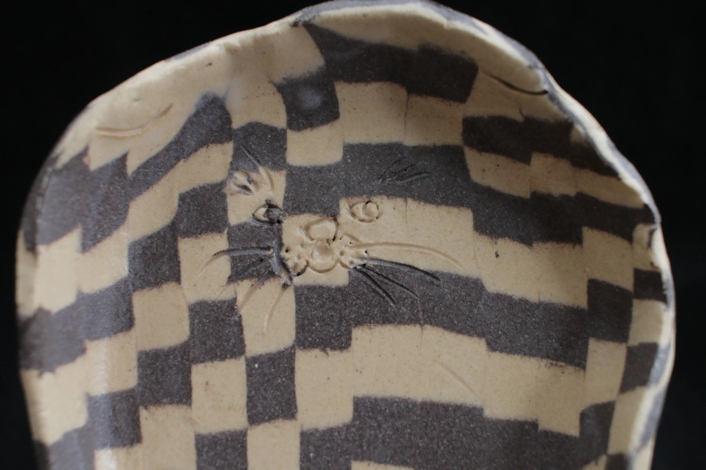 陶器「猫のひょうたん皿」